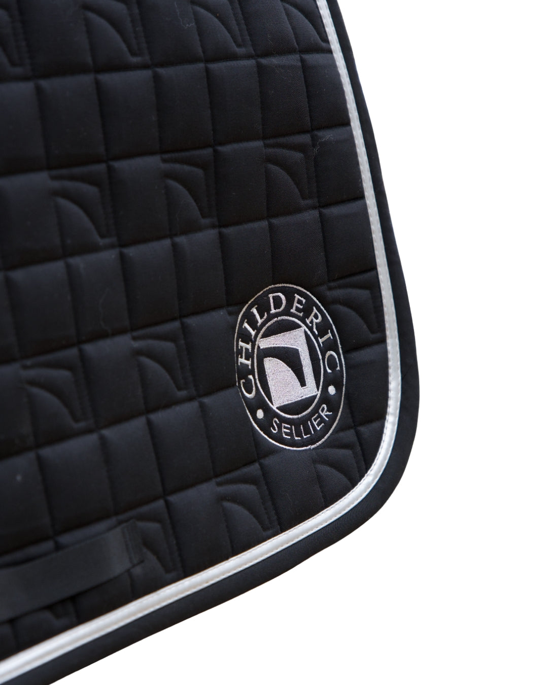 Tapis CSO Childéric noir - collection éphémère